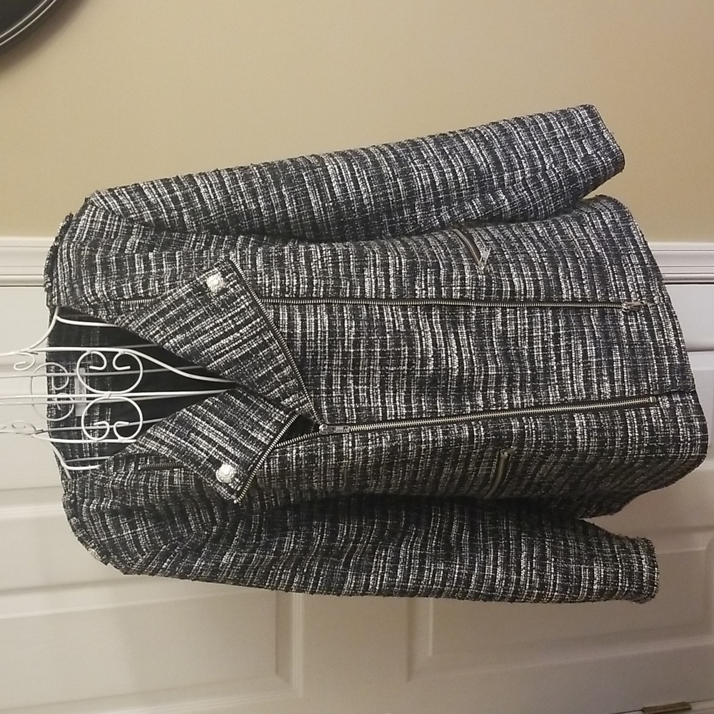 Gorgeous black and white jacket NWOT size 22